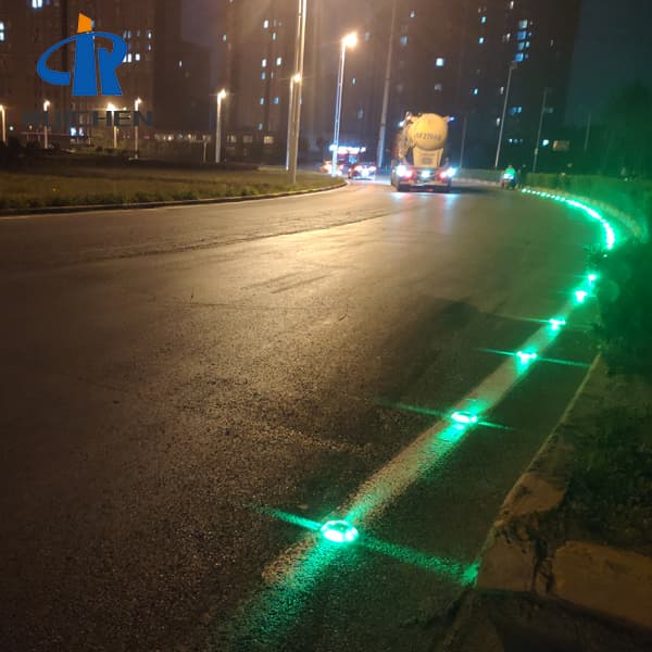 Green Coloured Solar Cat Eyes With Shank For Truck